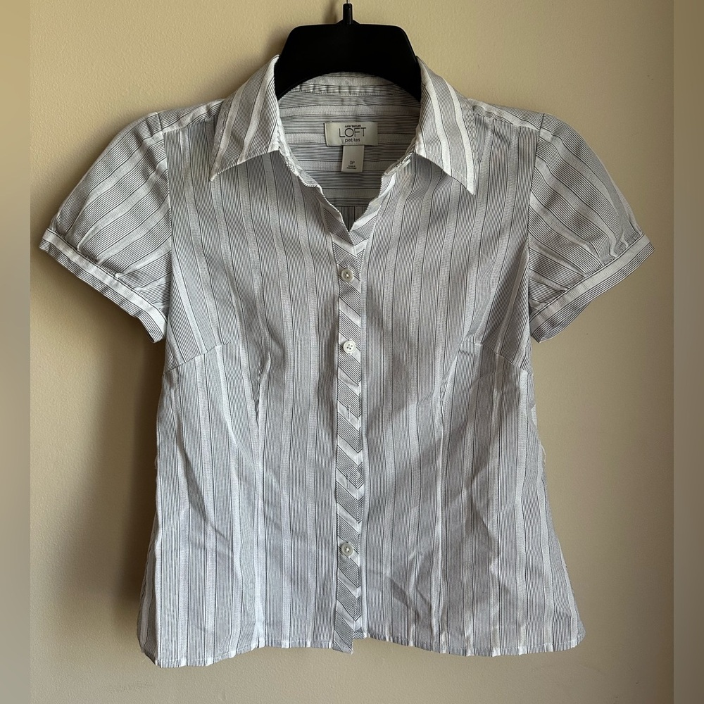 LOFT Ann Taylor Petites Size: OP, Gray and White Striped Blouse w/sheer stripes